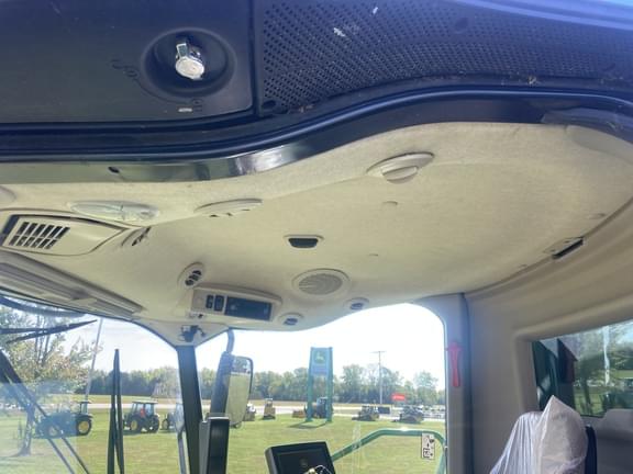 Image of John Deere S780 equipment image 2