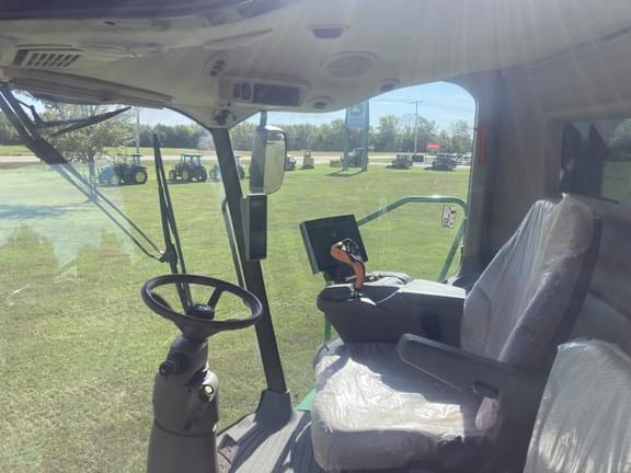 Image of John Deere S780 equipment image 4