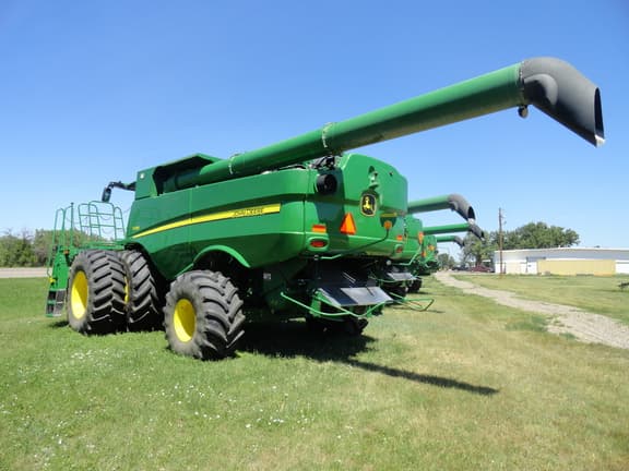 Image of John Deere S780 equipment image 3
