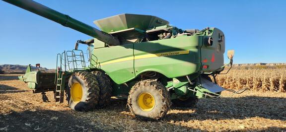 Image of John Deere S780 equipment image 4