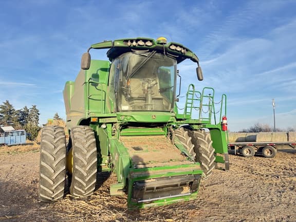Image of John Deere S780 equipment image 2
