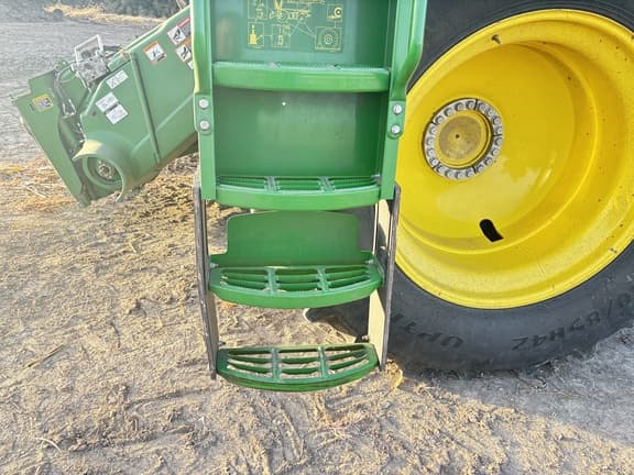 Image of John Deere S780 equipment image 1