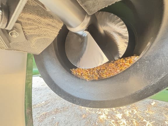 Image of John Deere S780 equipment image 4