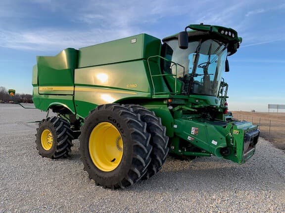 Image of John Deere S780 equipment image 1