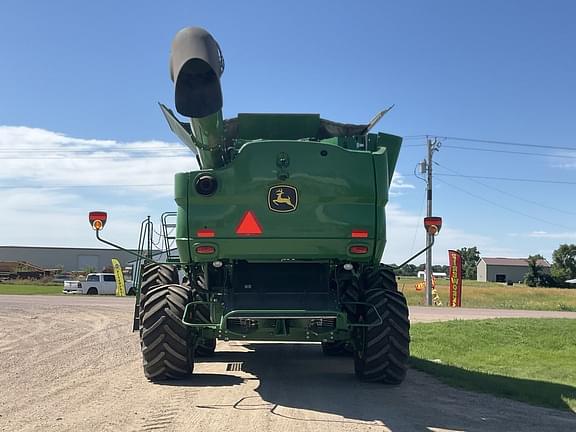 Image of John Deere S780 equipment image 3