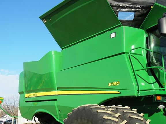 Image of John Deere S780 equipment image 2