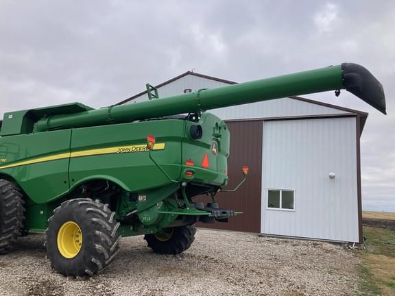 Image of John Deere S780 equipment image 2