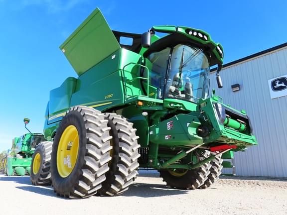 Image of John Deere S780 equipment image 3