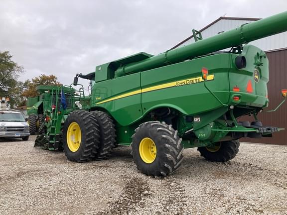 Image of John Deere S780 equipment image 1