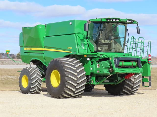 Image of John Deere S780 equipment image 1