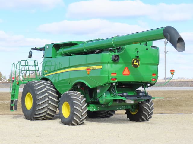 Image of John Deere S780 equipment image 4