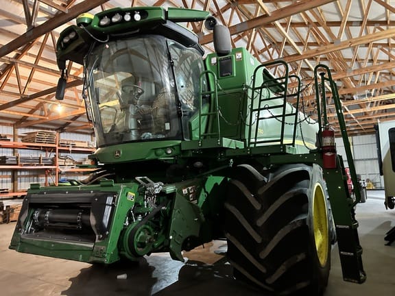 2021 John Deere S780 Equipment Image0