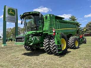 Main image John Deere S780 0