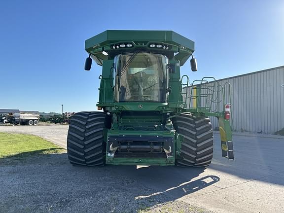 Image of John Deere S780 equipment image 2