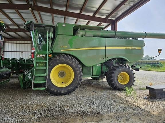 Image of John Deere S780 equipment image 2