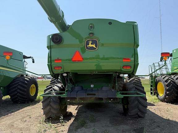Image of John Deere S780 equipment image 1