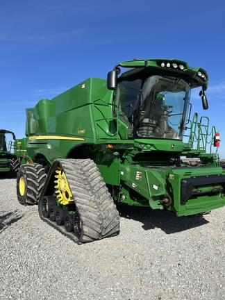 Image of John Deere S780 equipment image 2