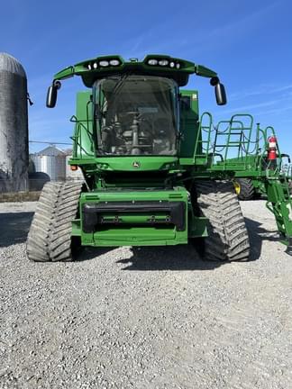 Image of John Deere S780 equipment image 1