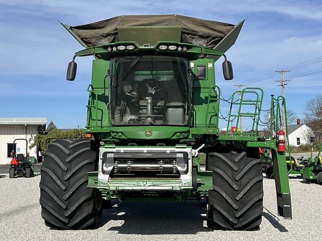 Image of John Deere S780 equipment image 1