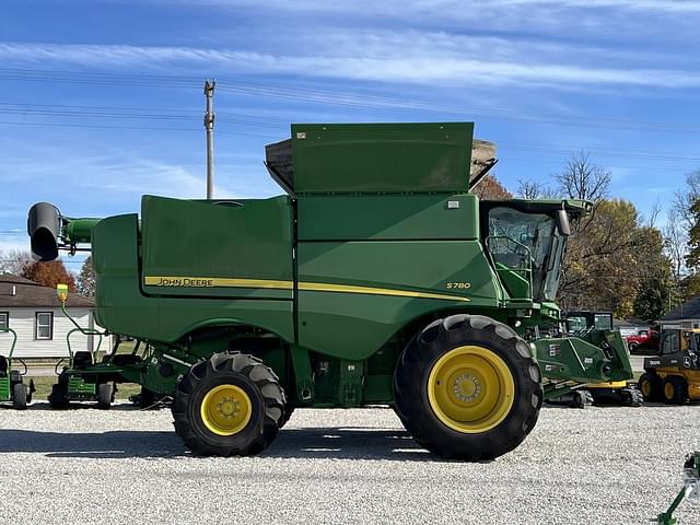 Image of John Deere S780 equipment image 4