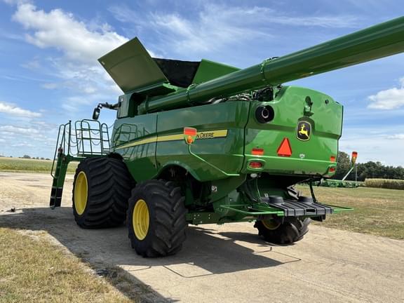 Image of John Deere S780 equipment image 3