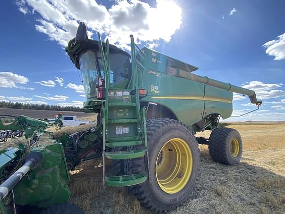 Image of John Deere S780 equipment image 1