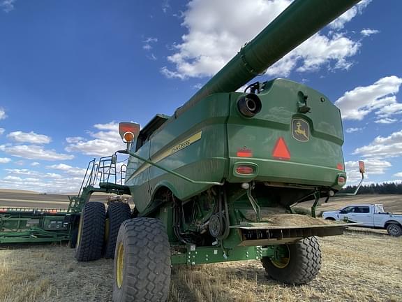 Image of John Deere S780 equipment image 2