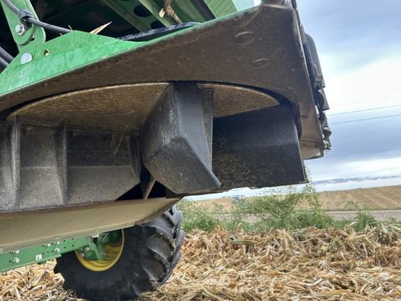 Image of John Deere S780 equipment image 1