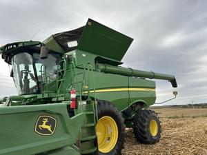 2021 John Deere S780 Image