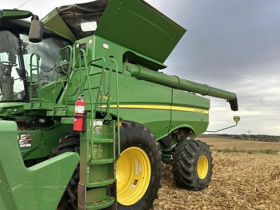 Image of John Deere S780 equipment image 4
