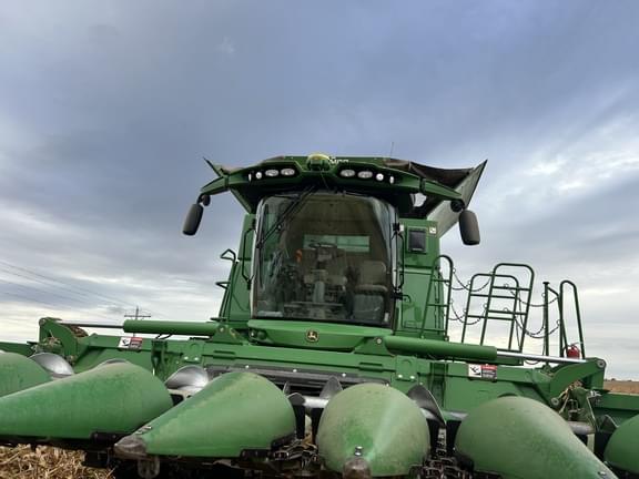 Image of John Deere S780 equipment image 3