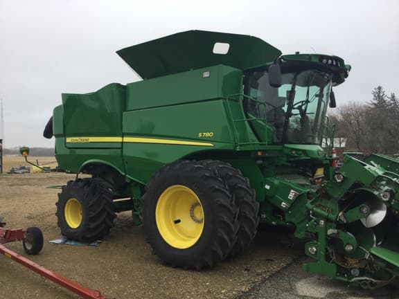 Image of John Deere S780 equipment image 1