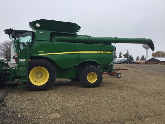 Image of John Deere S780 equipment image 3