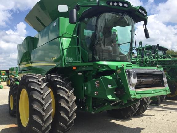 Image of John Deere S780 equipment image 1