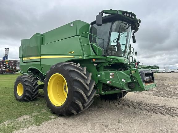 Image of John Deere S780 equipment image 1