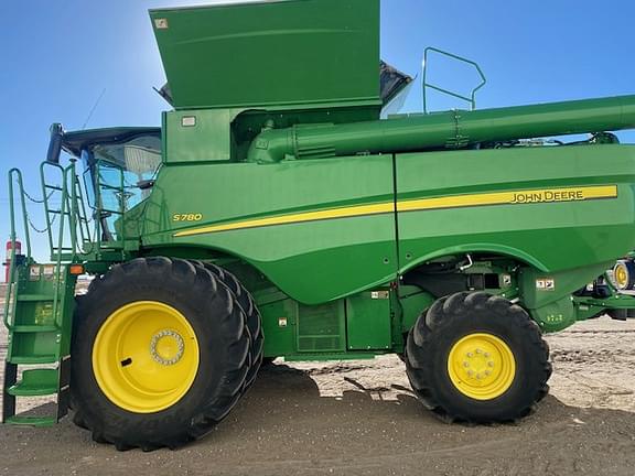 Image of John Deere S780 equipment image 1