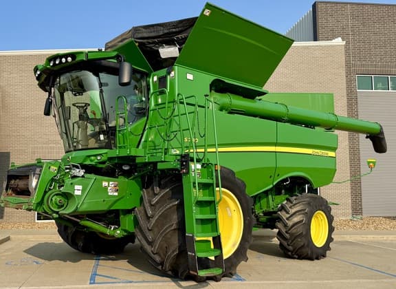 Image of John Deere S780 Primary image