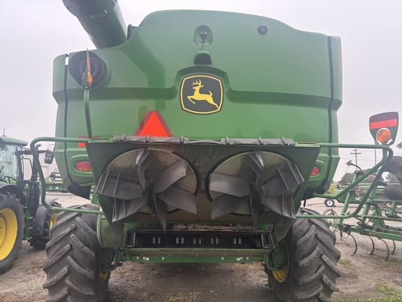 Image of John Deere S780 equipment image 1