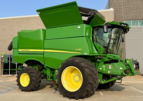 Image of John Deere S780 equipment image 1