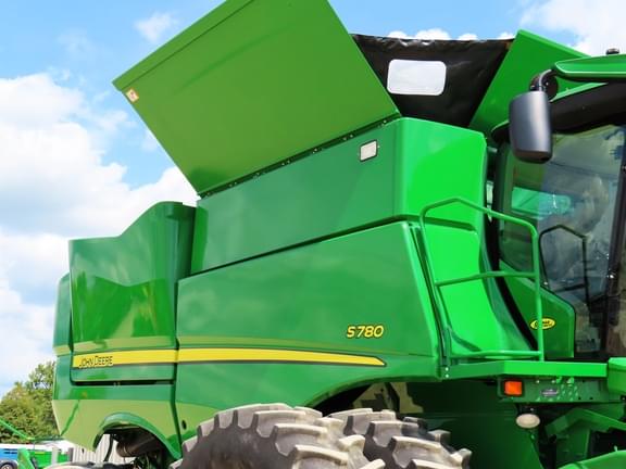 Image of John Deere S780 equipment image 2