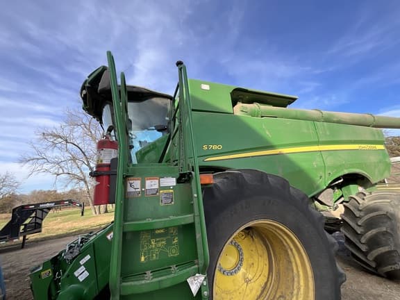 Image of John Deere S780 equipment image 3