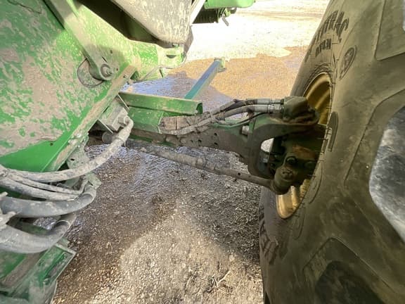 Image of John Deere S780 equipment image 2