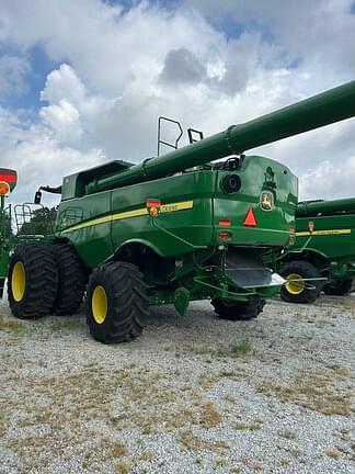 Image of John Deere S780 equipment image 4