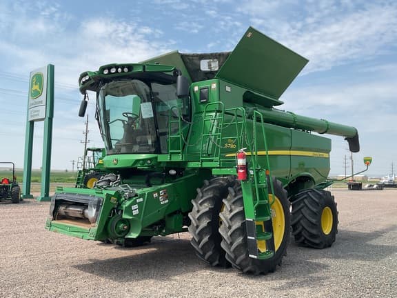 Image of John Deere S780 equipment image 1