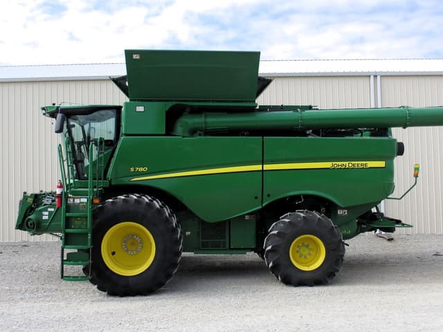 Image of John Deere S780 equipment image 2