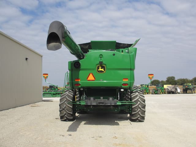 Image of John Deere S780 equipment image 4