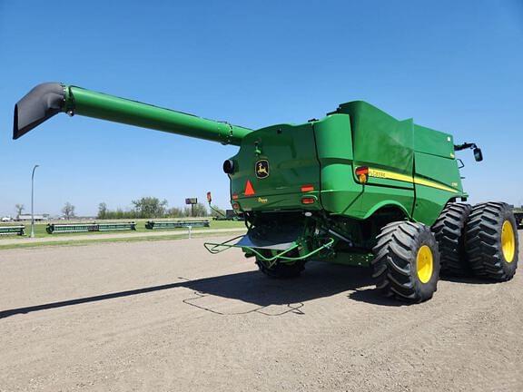 Image of John Deere S780 equipment image 4