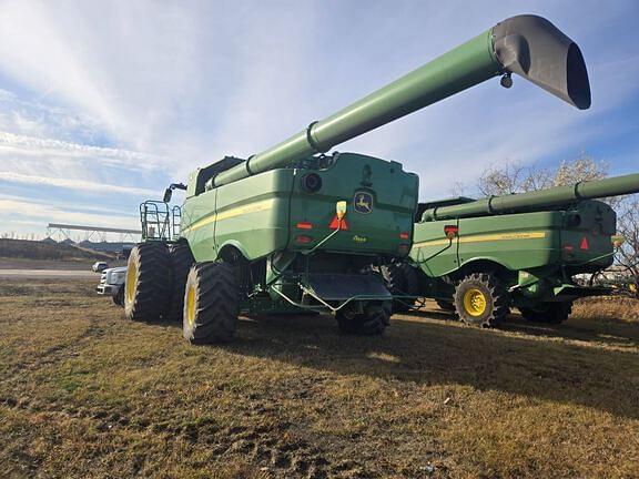 Image of John Deere S780 equipment image 1