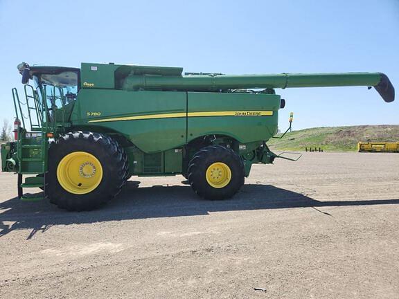 Image of John Deere S780 equipment image 1