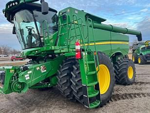 Main image John Deere S780 0